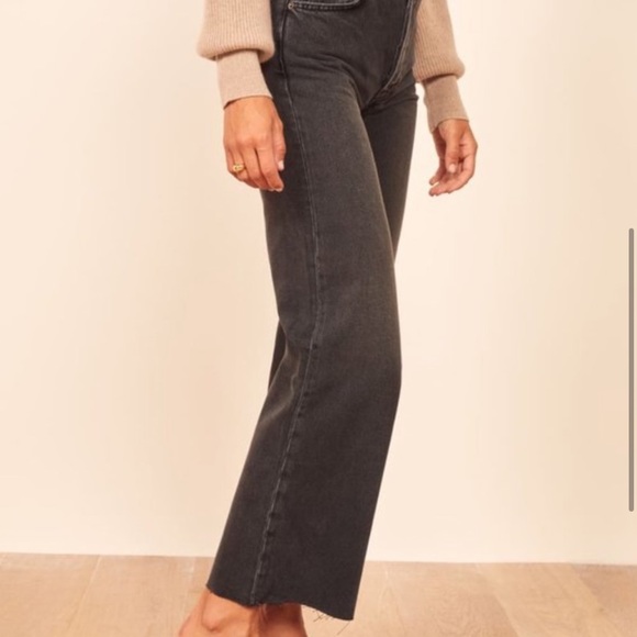 Reformation • Fawcett Jeans - Picture 3 of 9